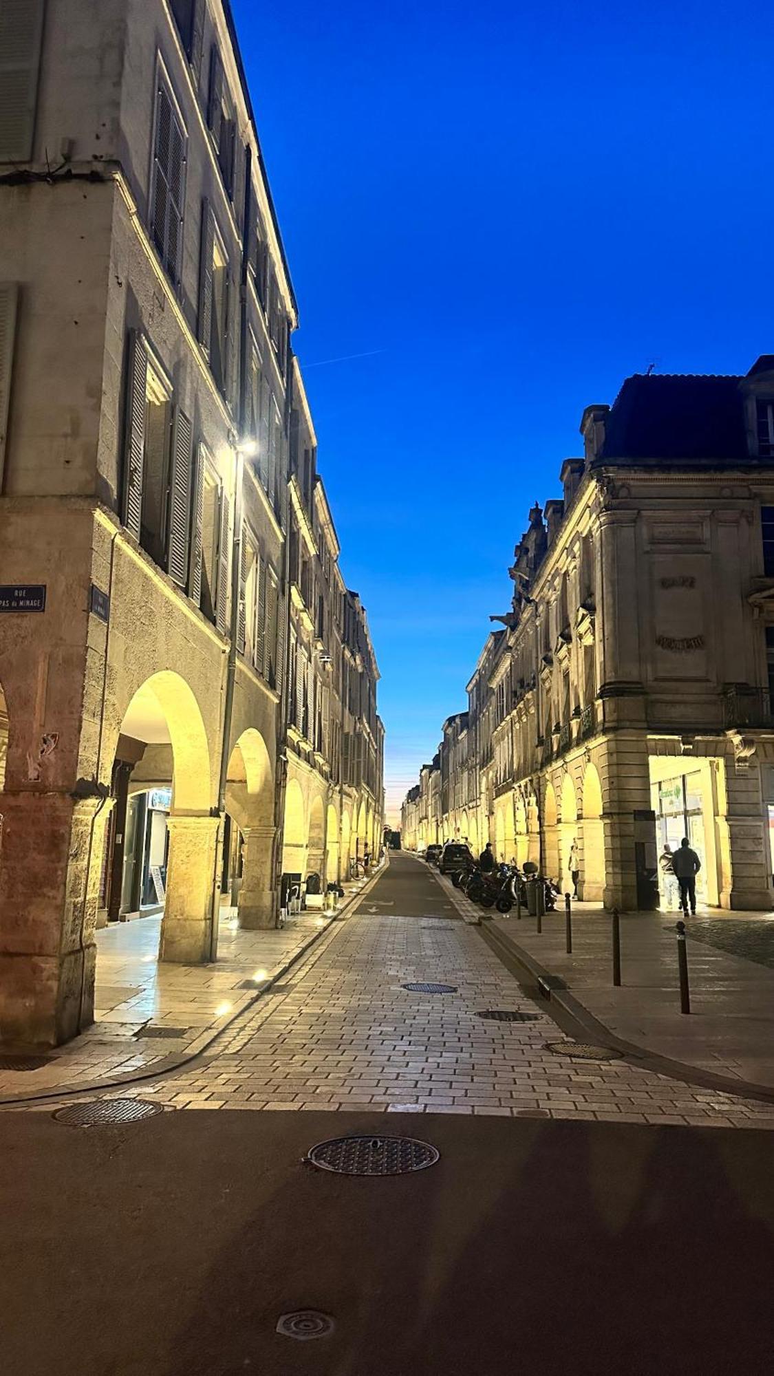 Apartmán Hyper Centre A 80M Du Vieux Marche, T2 Calme Vue Sur Les Toits Rue Du Minage La Rochelle  Exteriér fotografie